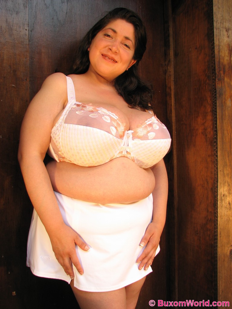 Loving Diana - chubby latin goddess in tight plus size bra 34HH